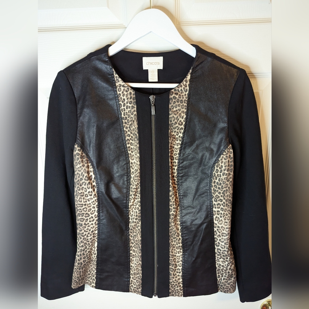 Chico's animal print & faux leather zip front jacket size 0 Small